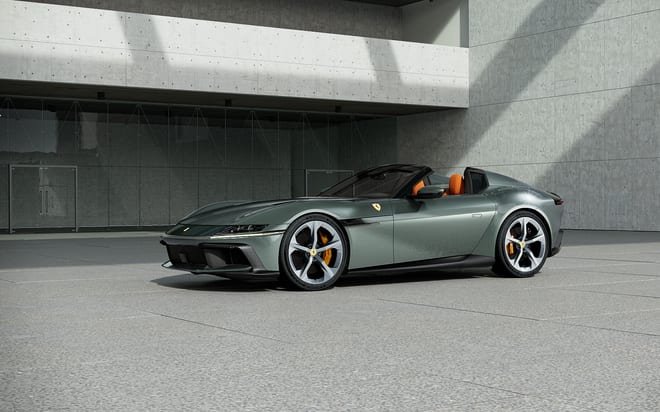 Ferrari 12Cilindri Spider, convertible