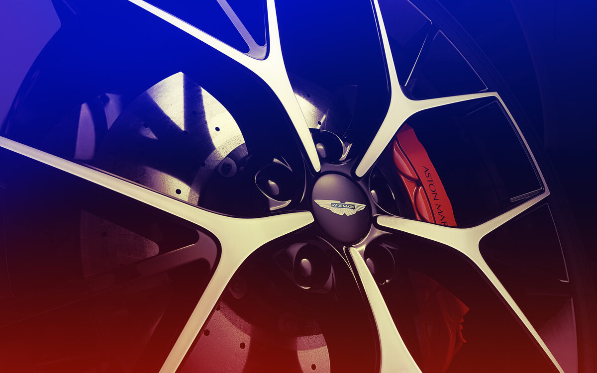 Close-up of the DBX707 alloy wheel and red brake caliper
