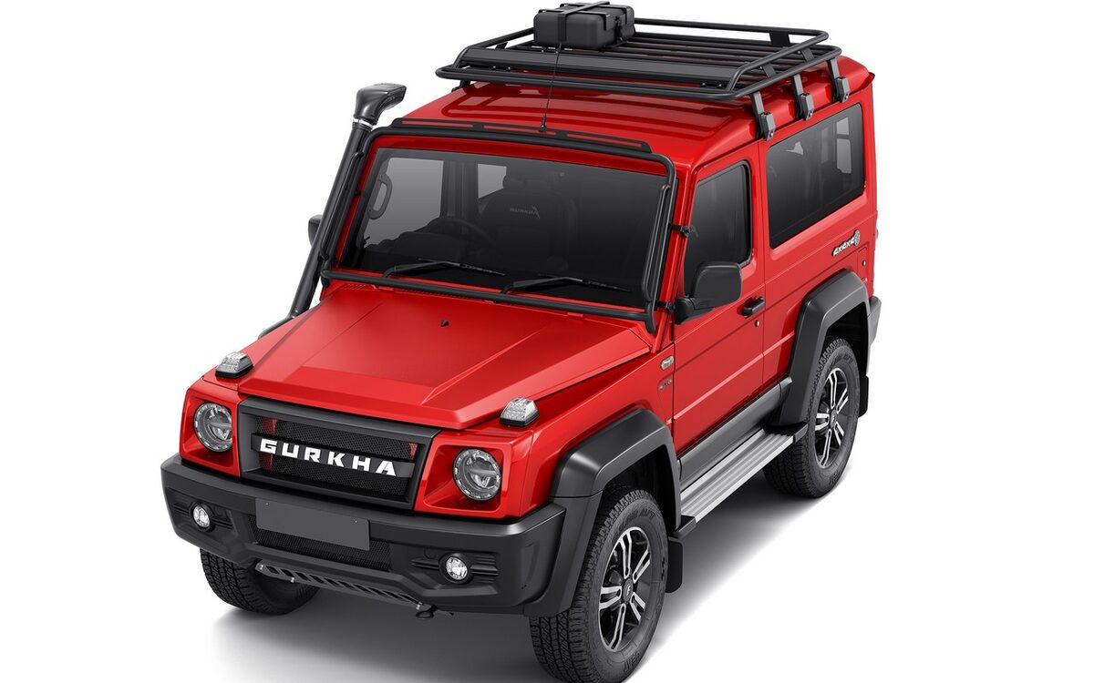 Force Gurkha 3-door in red seen straight from the front with the roof rack and snorkel