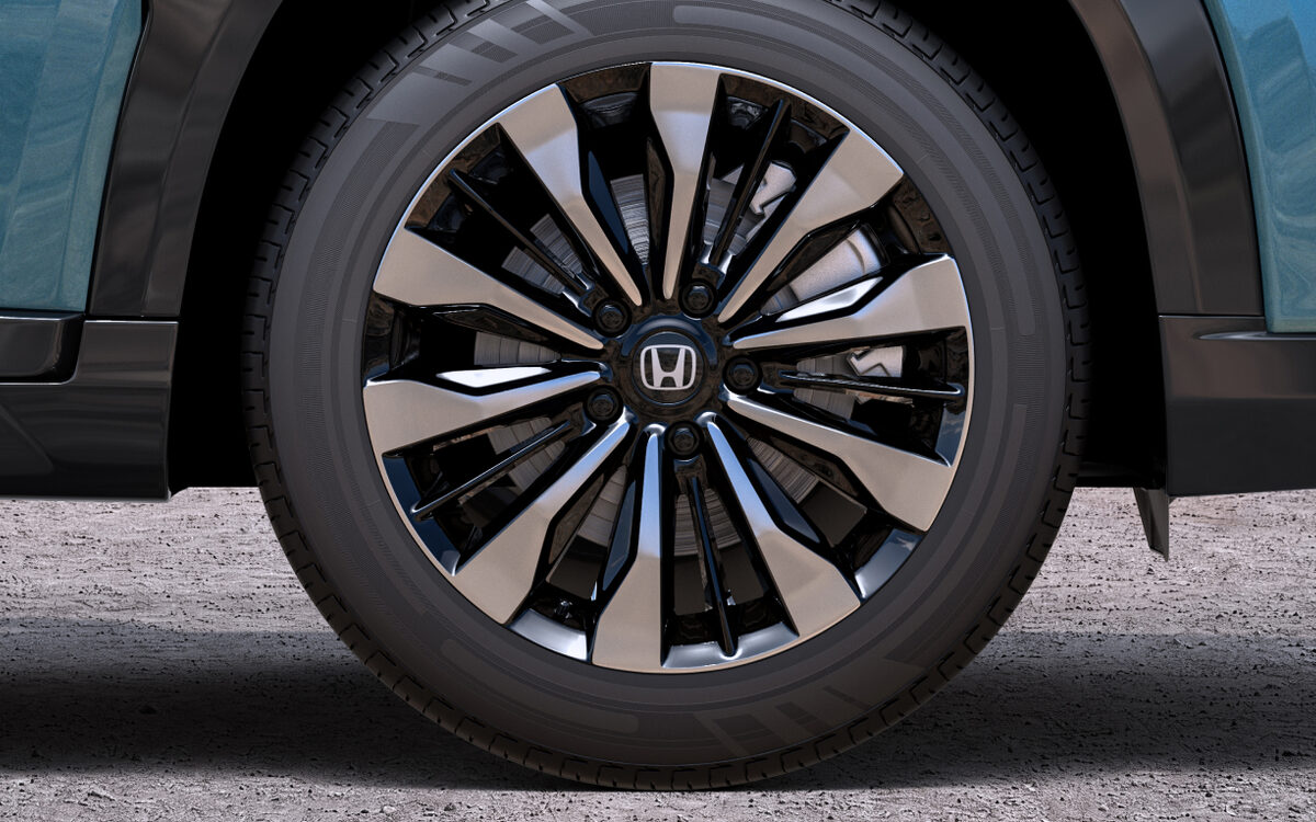 Close-up of the Honda Elevate front alloy wheel with the Honda badge on the centre cap