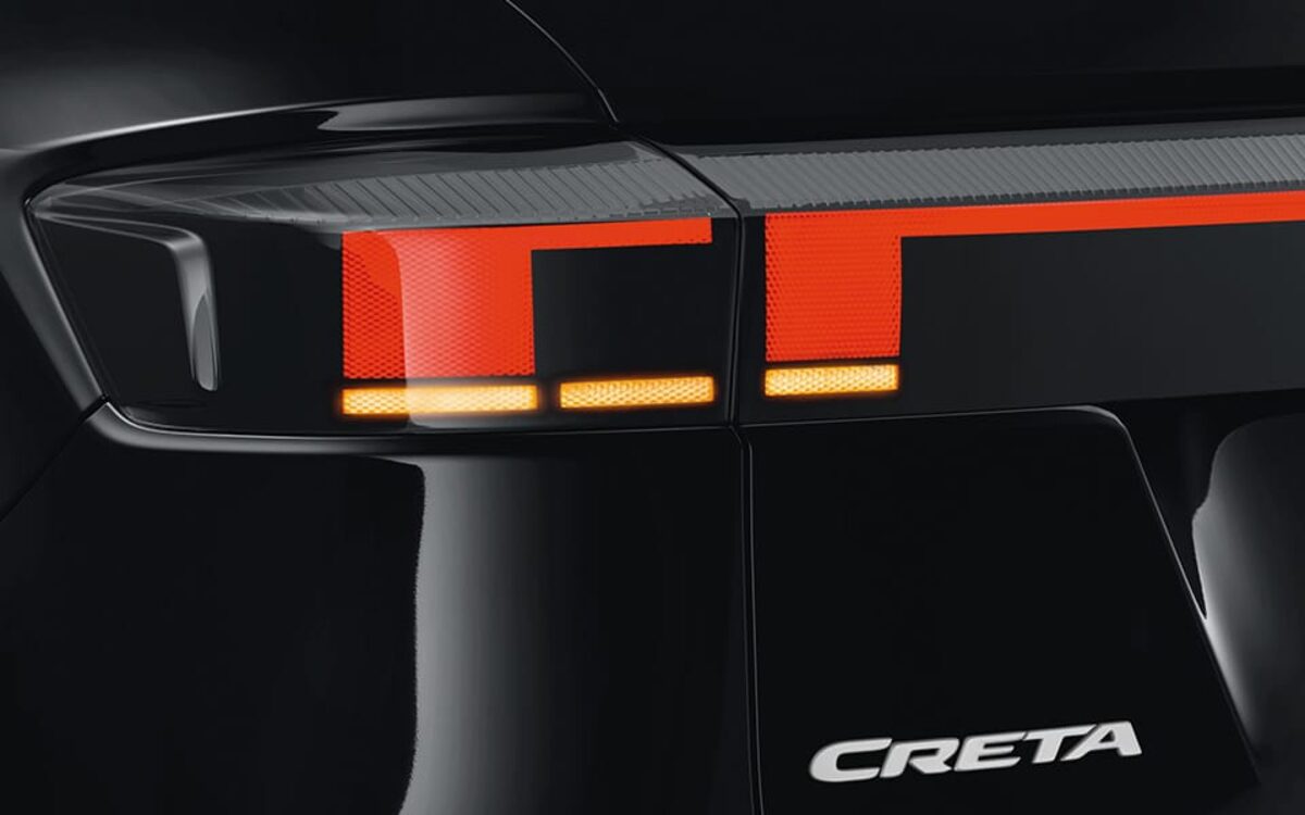 Close-up of the Creta's LED tail lamp and CRETA badge on the tailgate