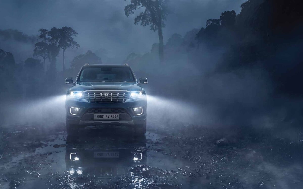 Mahindra Scorpio N front view at night with headlamps on in thick mist