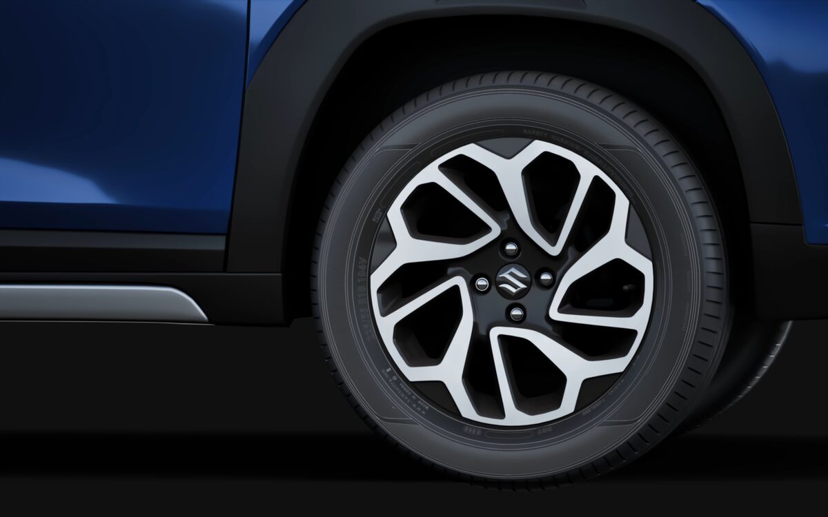 Close-up of the Fronx's alloy wheel and wheel arch