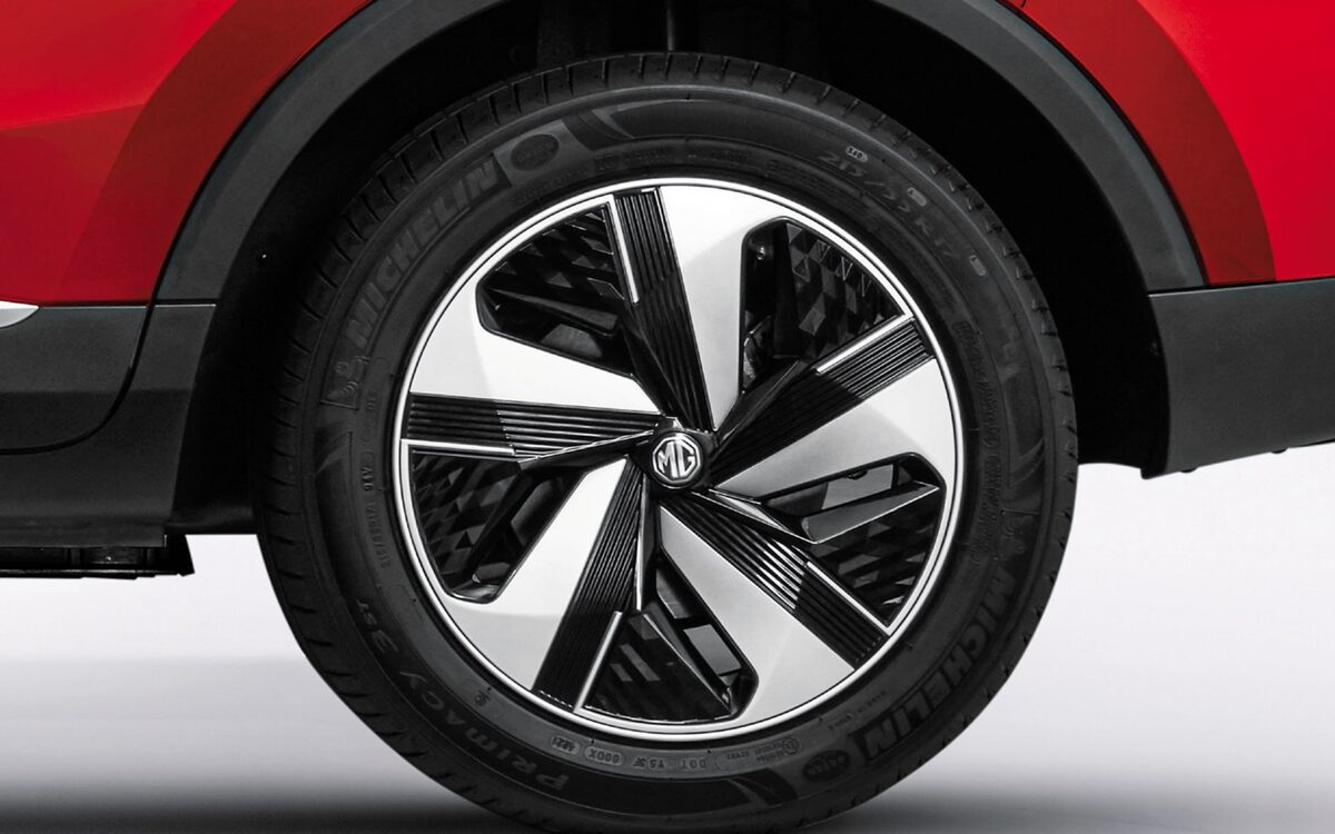 Close-up of the alloy wheel on the MG ZS EV