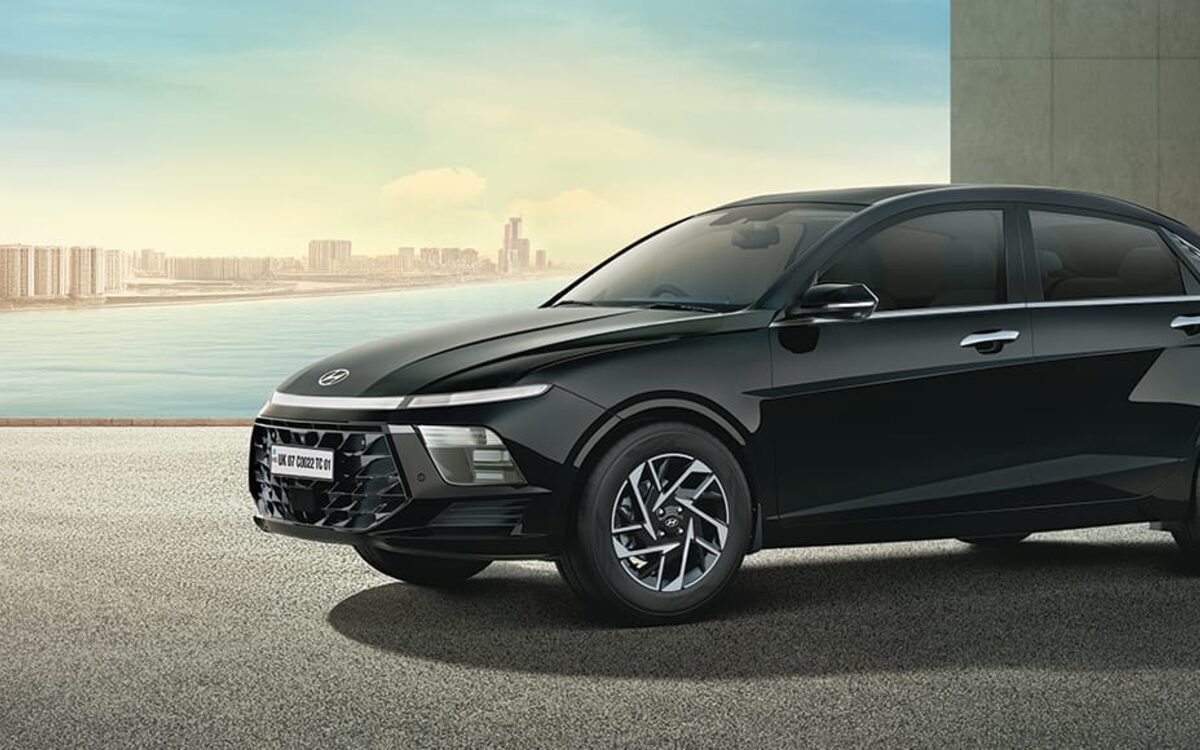 Hyundai Verna, sedan