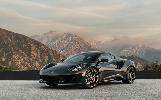 Lotus Emira, coupe